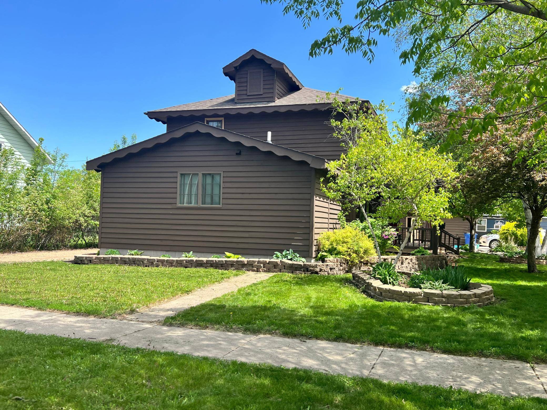806 1st AVE, Madison, MN 56256