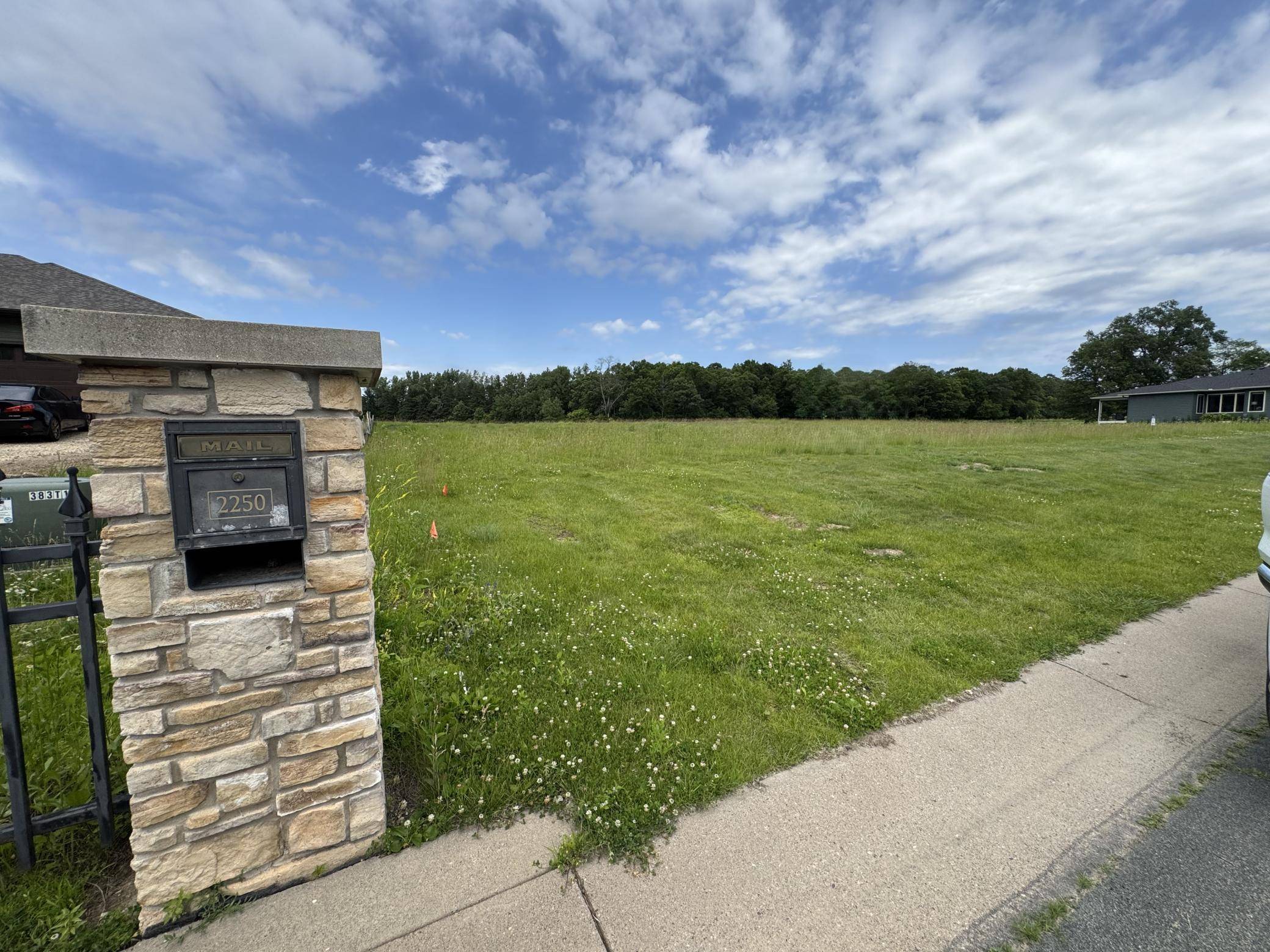 2250 Clubhouse DR, Lake City, MN 55041