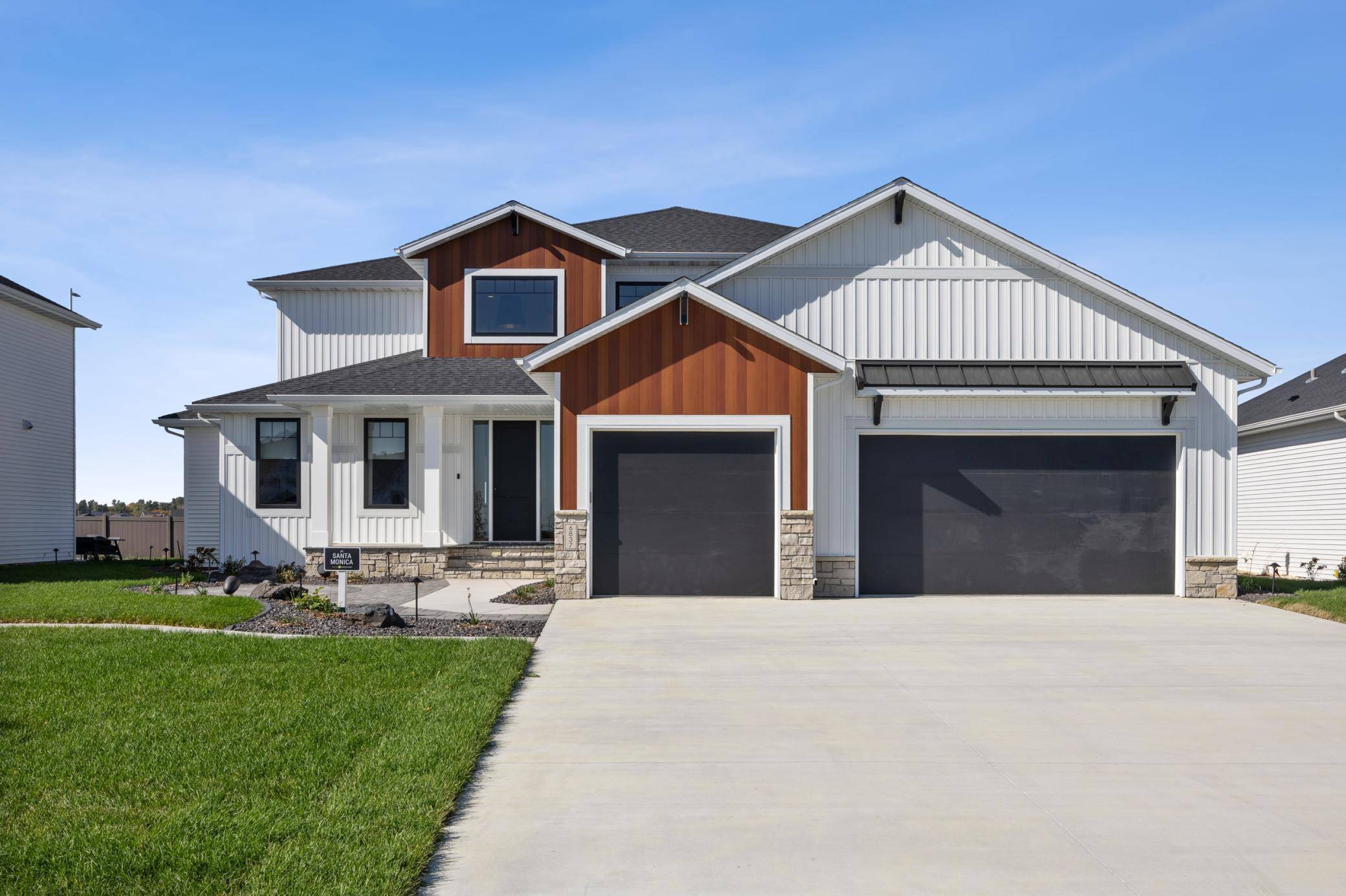 6837 Sunrise PT, Horace, ND 58047