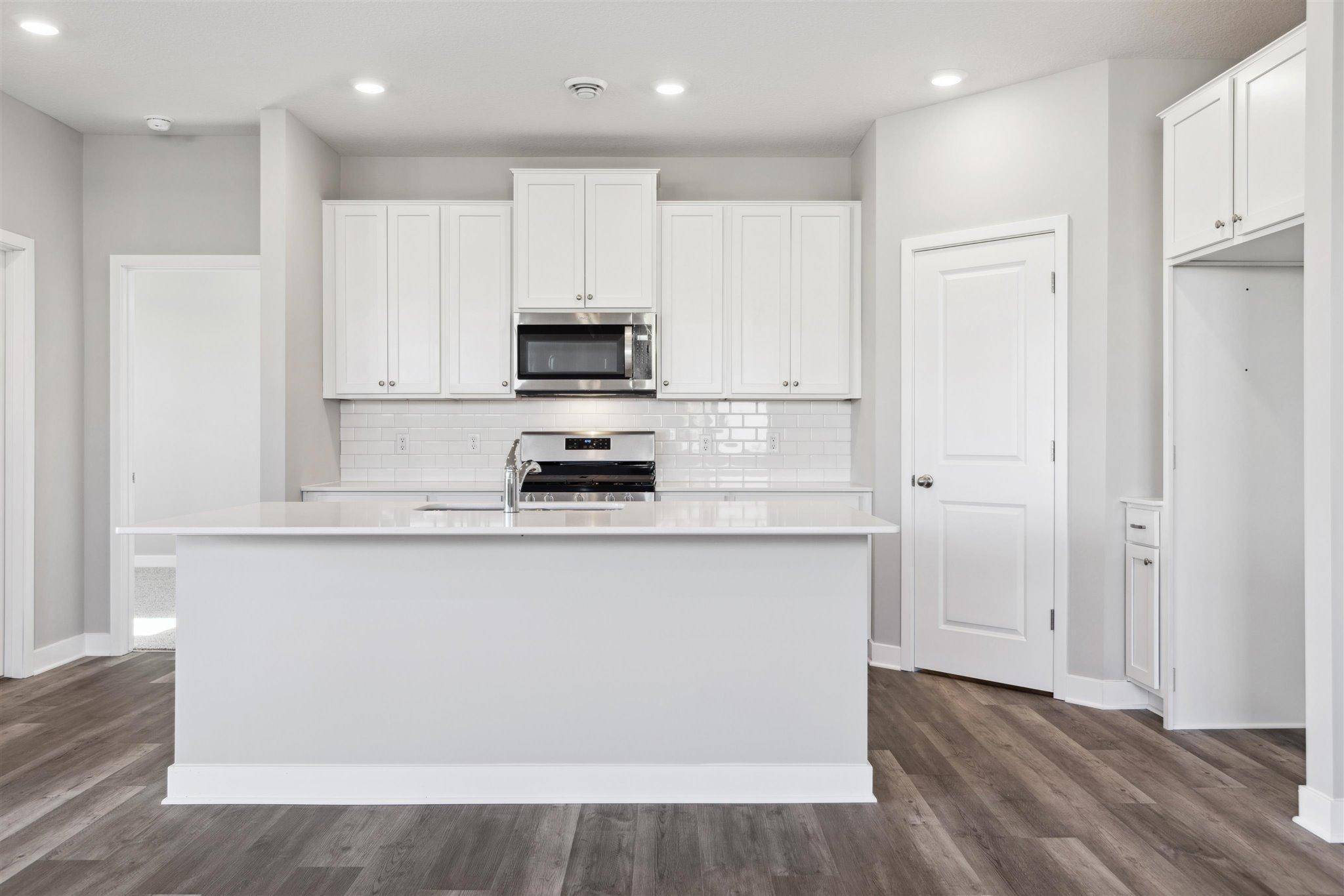 17400 Durham DR, Lakeville, MN 55044