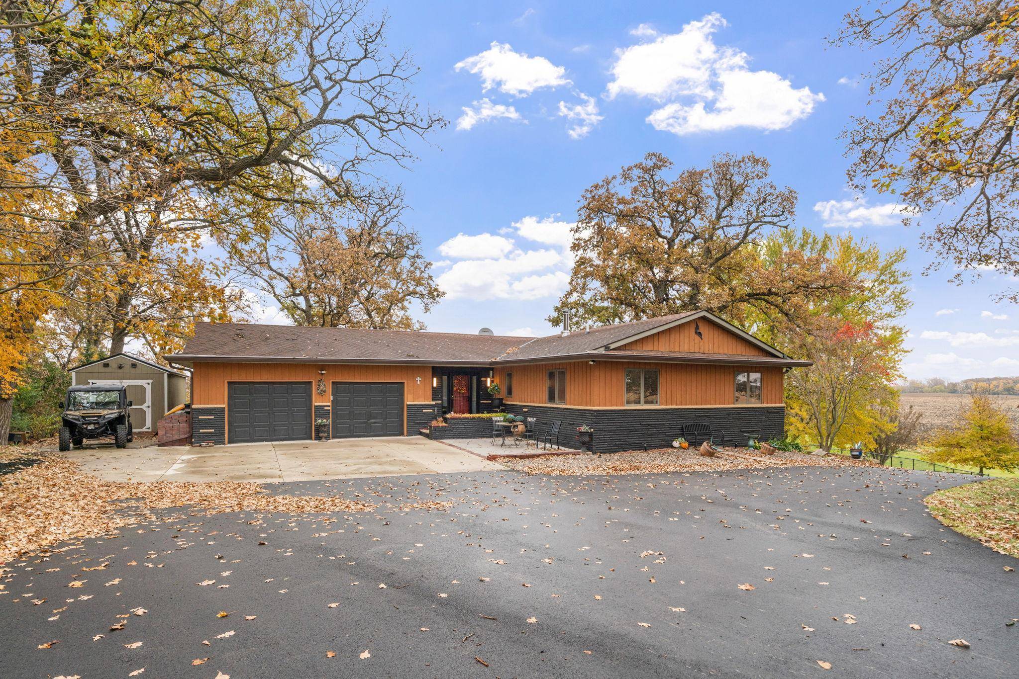 74500 240th ST, Albert Lea, MN 56007