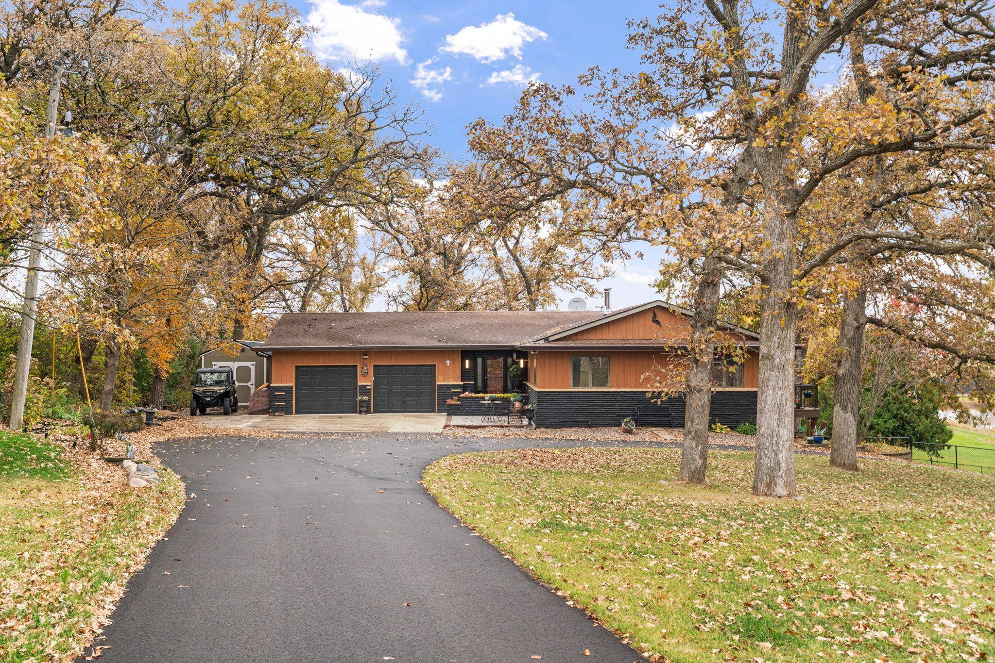 74500 240th ST, Albert Lea, MN 56007