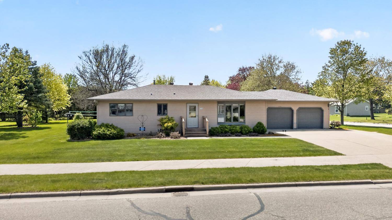 302 Cross ST, Lake City, MN 55041