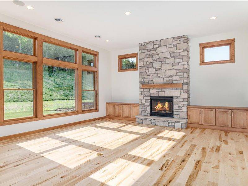 2359 Sydney LN, Hudson, WI 54016