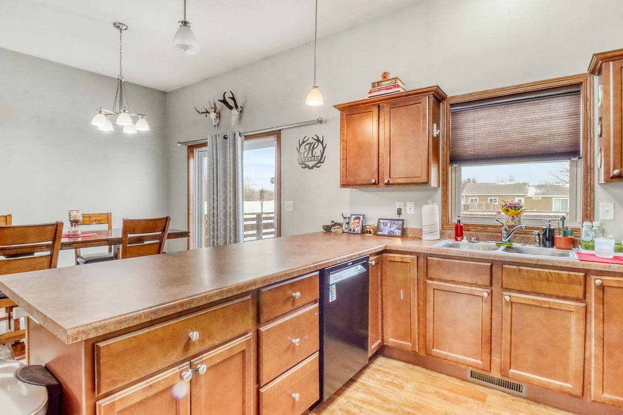 302 Chicago AVE, Breckenridge, MN 56520