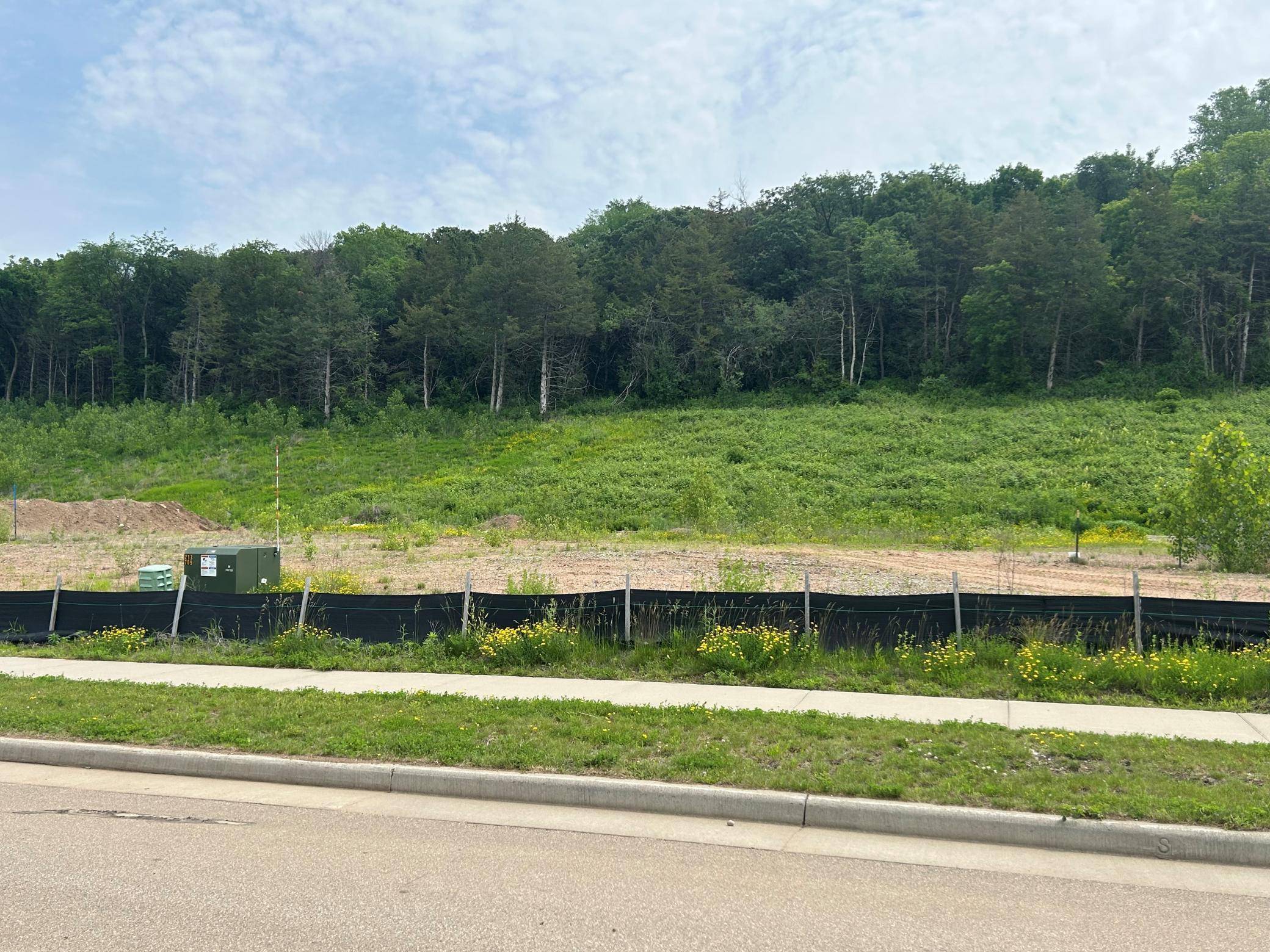 2400 Simply Living LN, Hudson, WI 54016