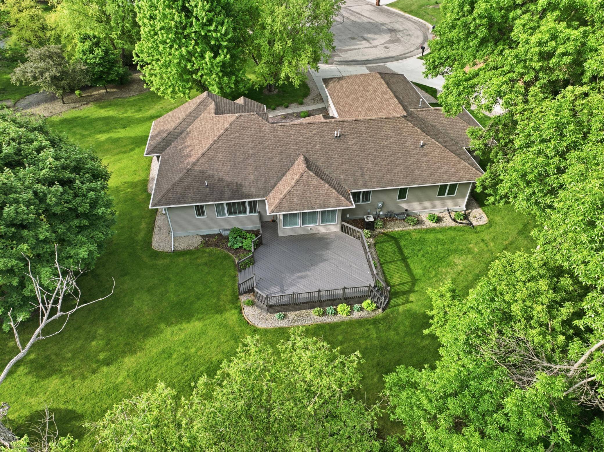304 Lynsee LN, Montevideo, MN 56265