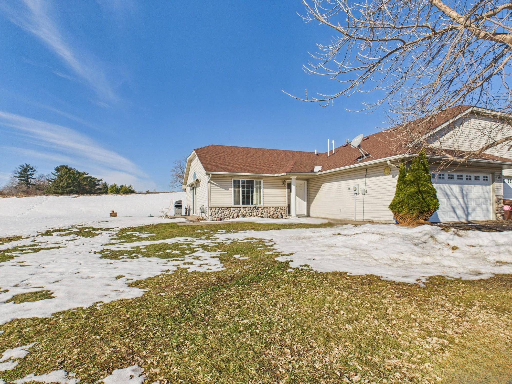 411 Bluebird ST, Mora, MN 55051