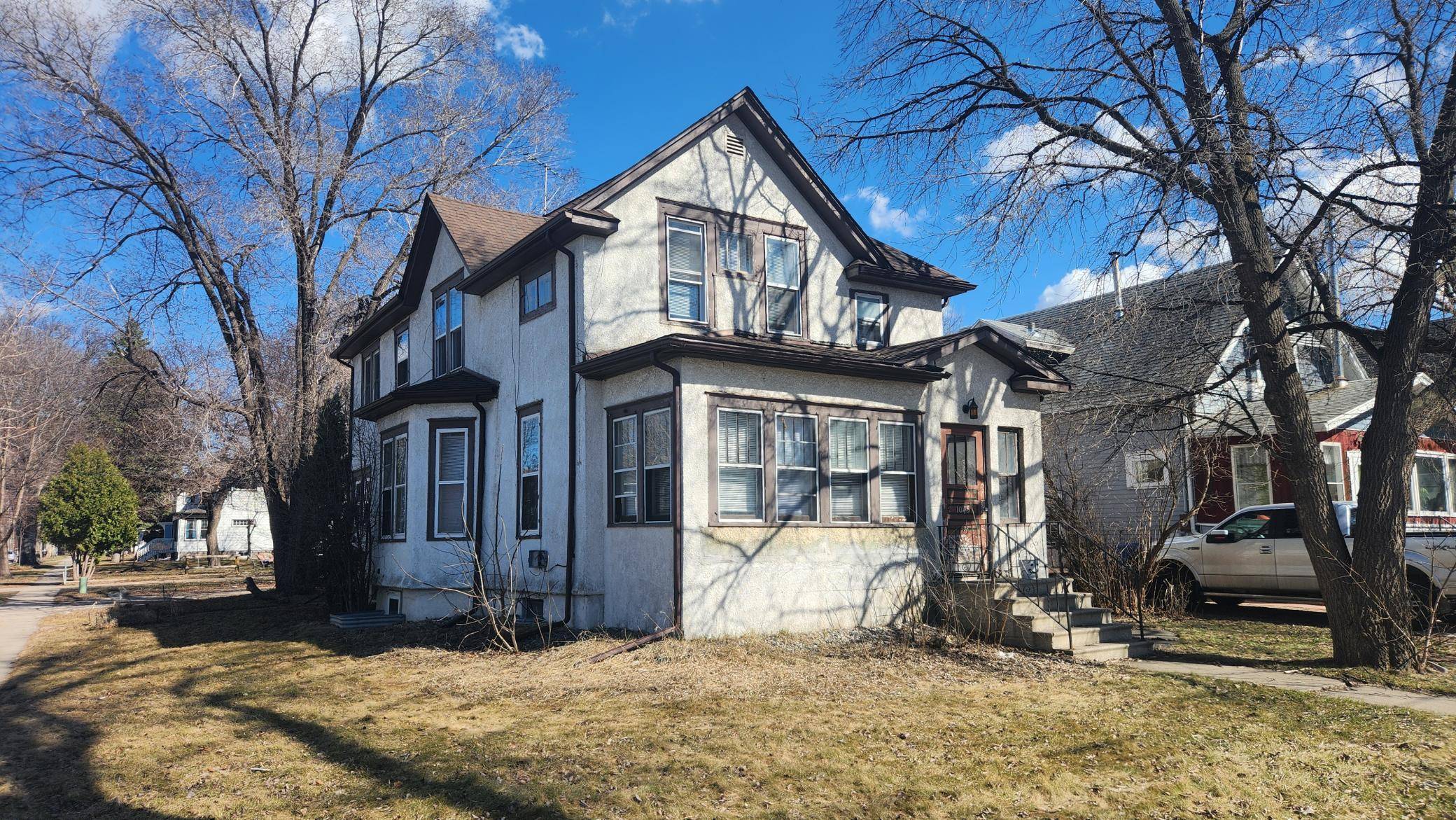 1045 10 ST N, Fargo, ND 58102