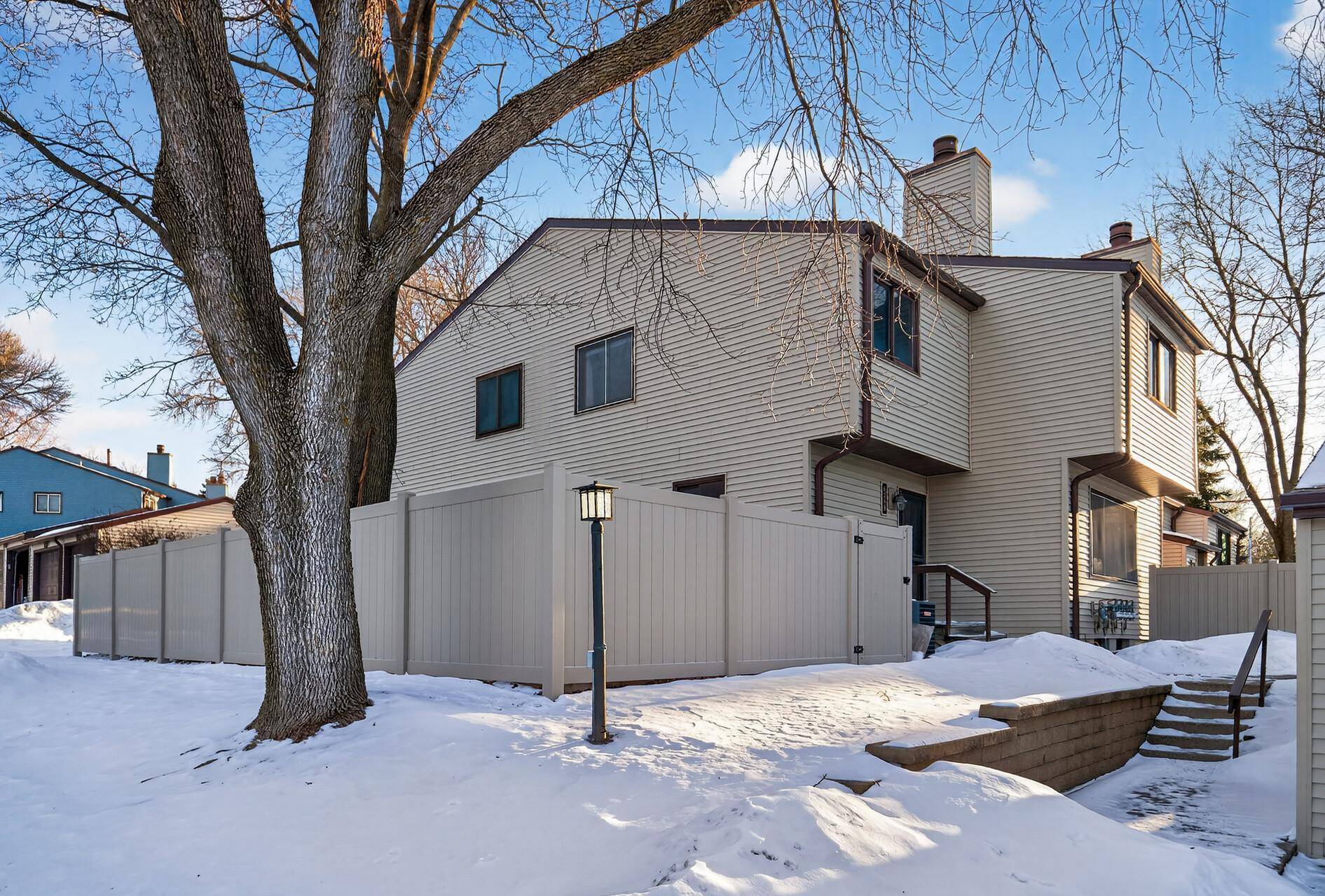6368 Saint Johns DR, Eden Prairie, MN 55346