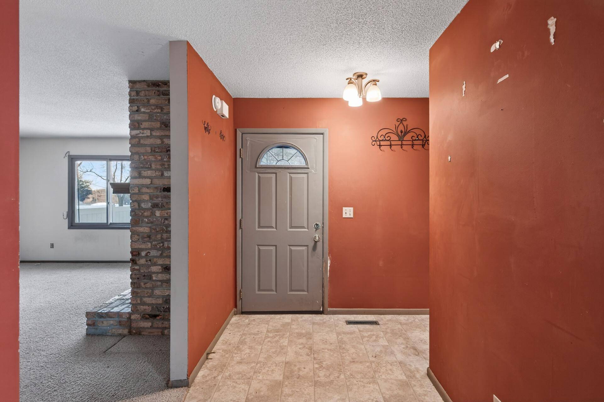 6368 Saint Johns DR, Eden Prairie, MN 55346