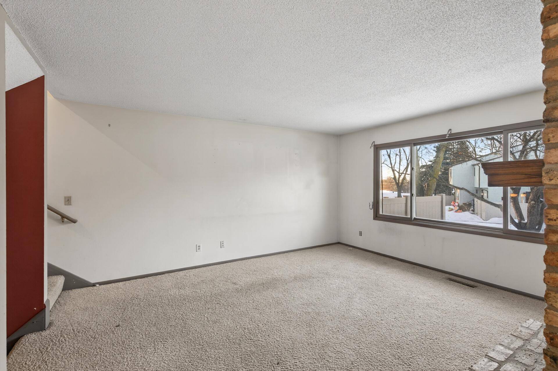 6368 Saint Johns DR, Eden Prairie, MN 55346