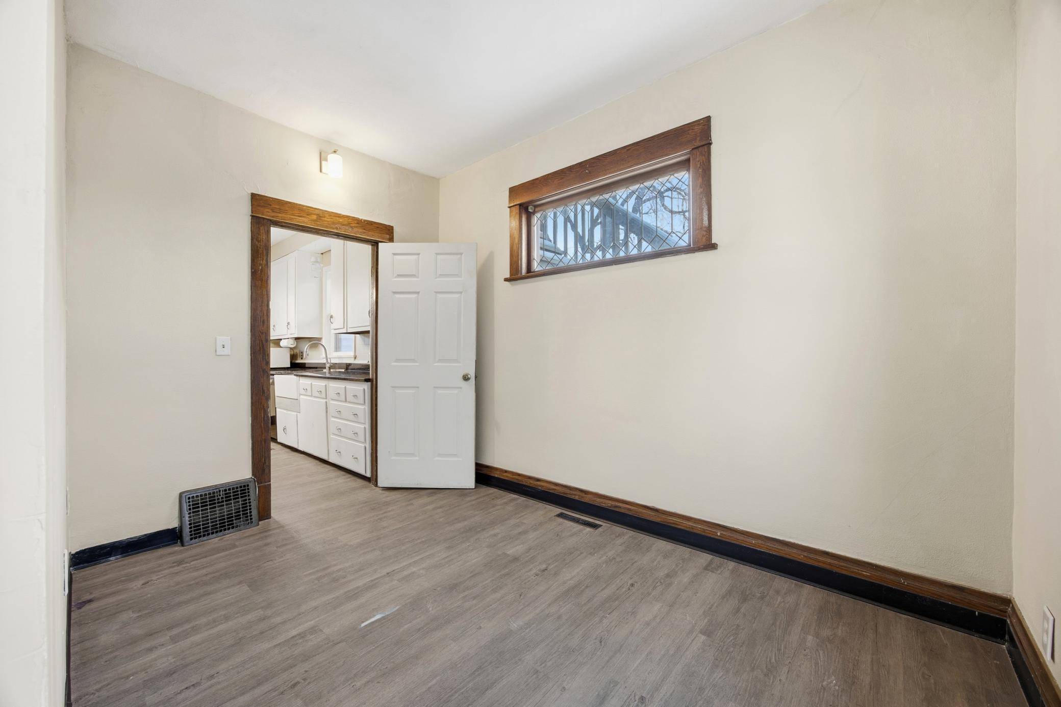 1122 4th AVE N, Fargo, ND 58102
