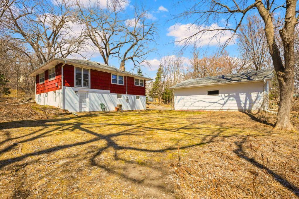 576 Lexington Pkwy S, Saint Paul, MN 55116