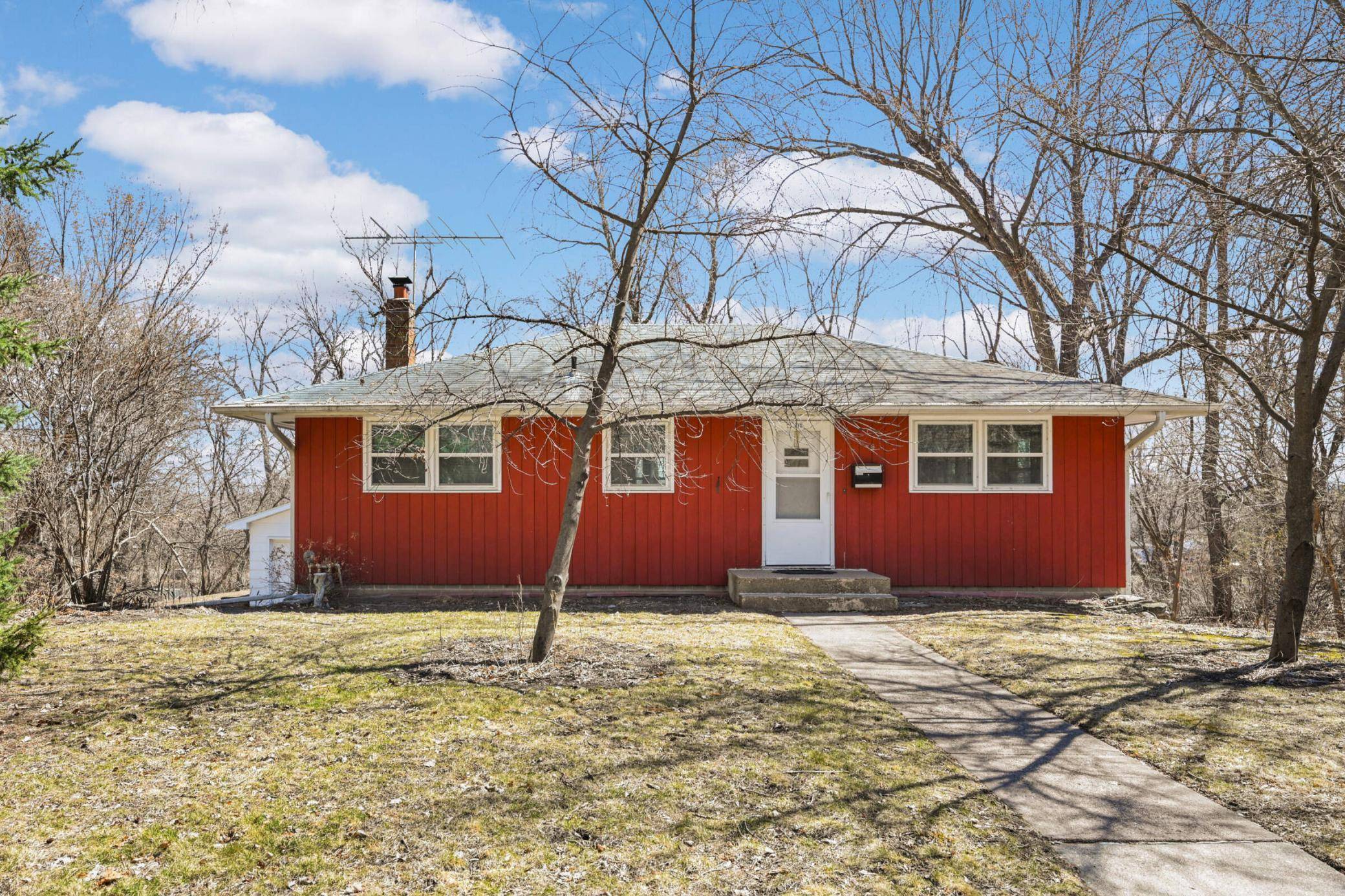 576 Lexington Pkwy S, Saint Paul, MN 55116