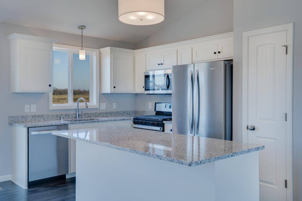 810 Fox River RD, Somerset, WI 54025