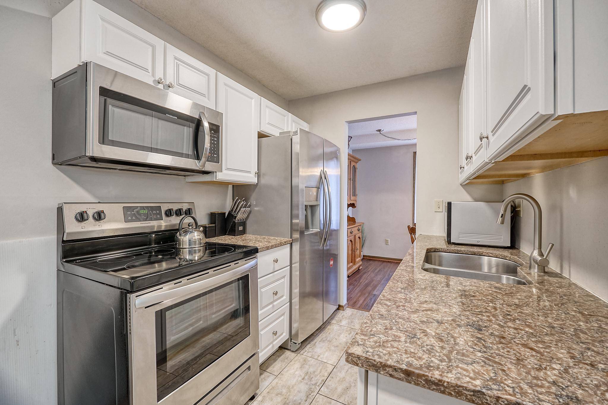 1117 Trailwood S, Hopkins, MN 55343