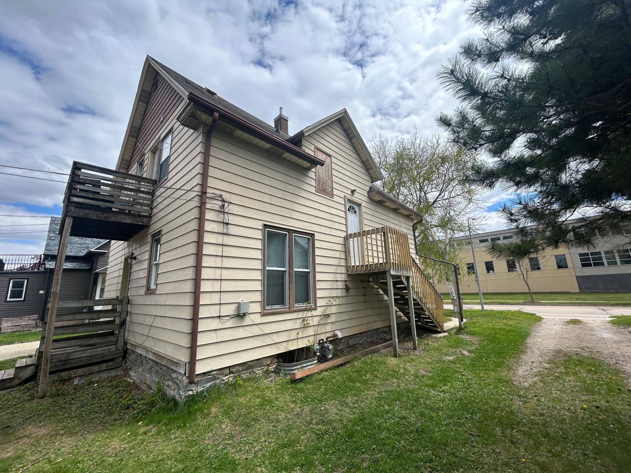 1009 E Center ST, Rochester, MN 55904