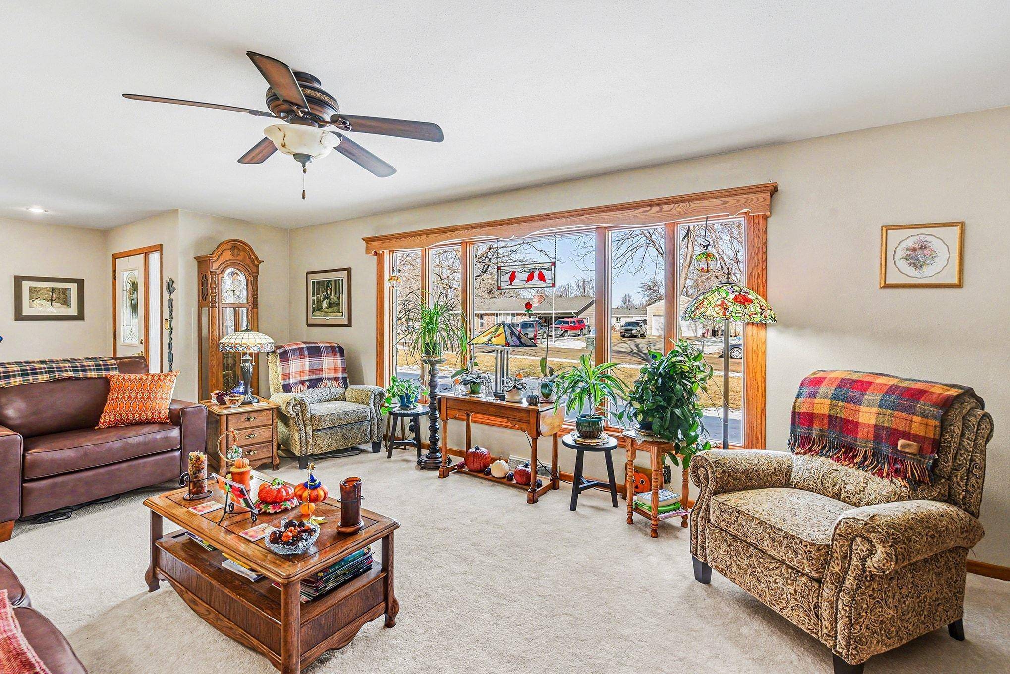 417 S Fairview DR, Luverne, MN 56156