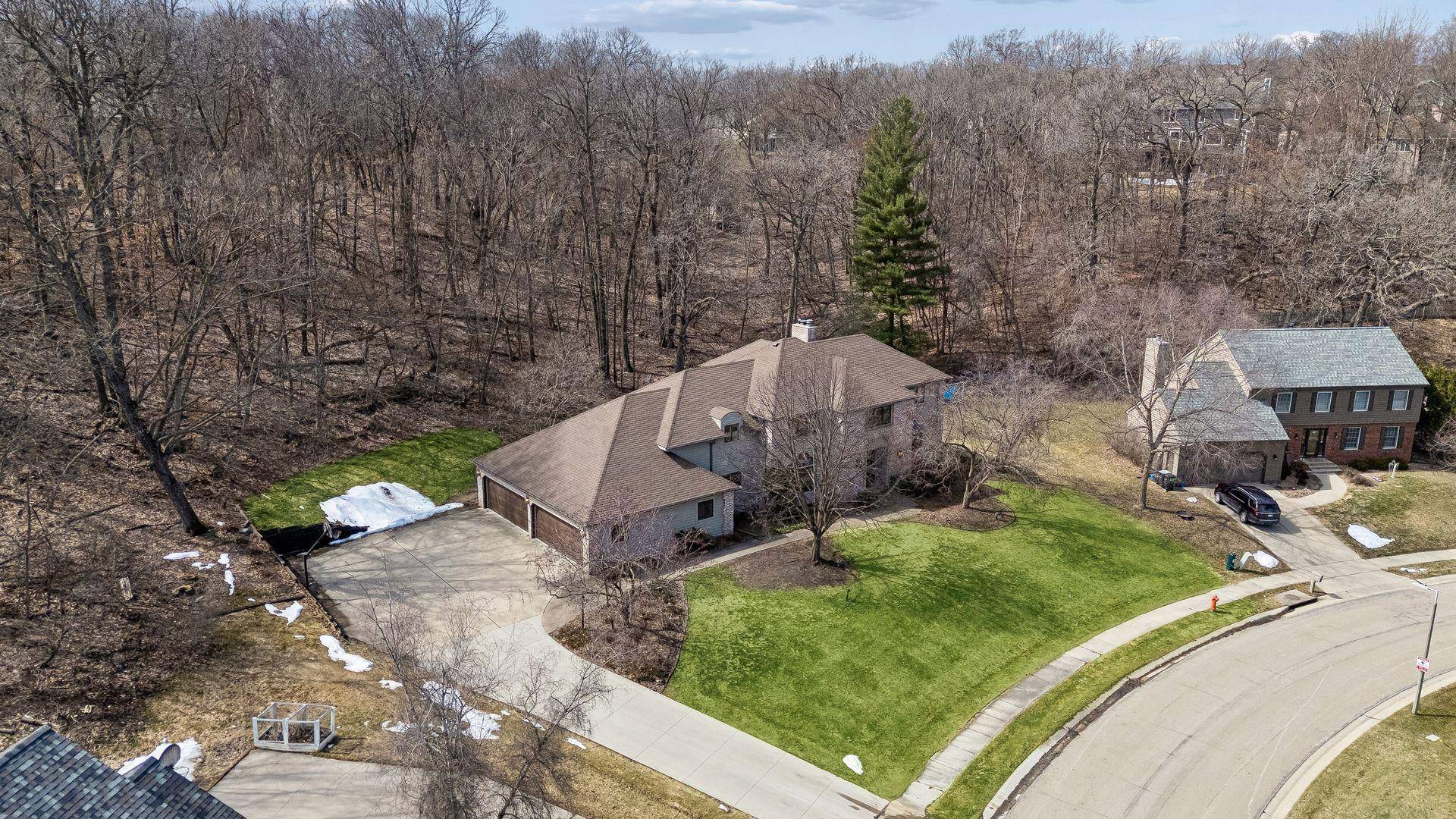 1337 Woodland DR SW, Rochester, MN 55902
