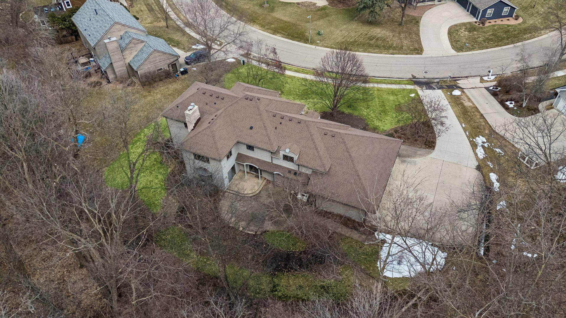 1337 Woodland DR SW, Rochester, MN 55902