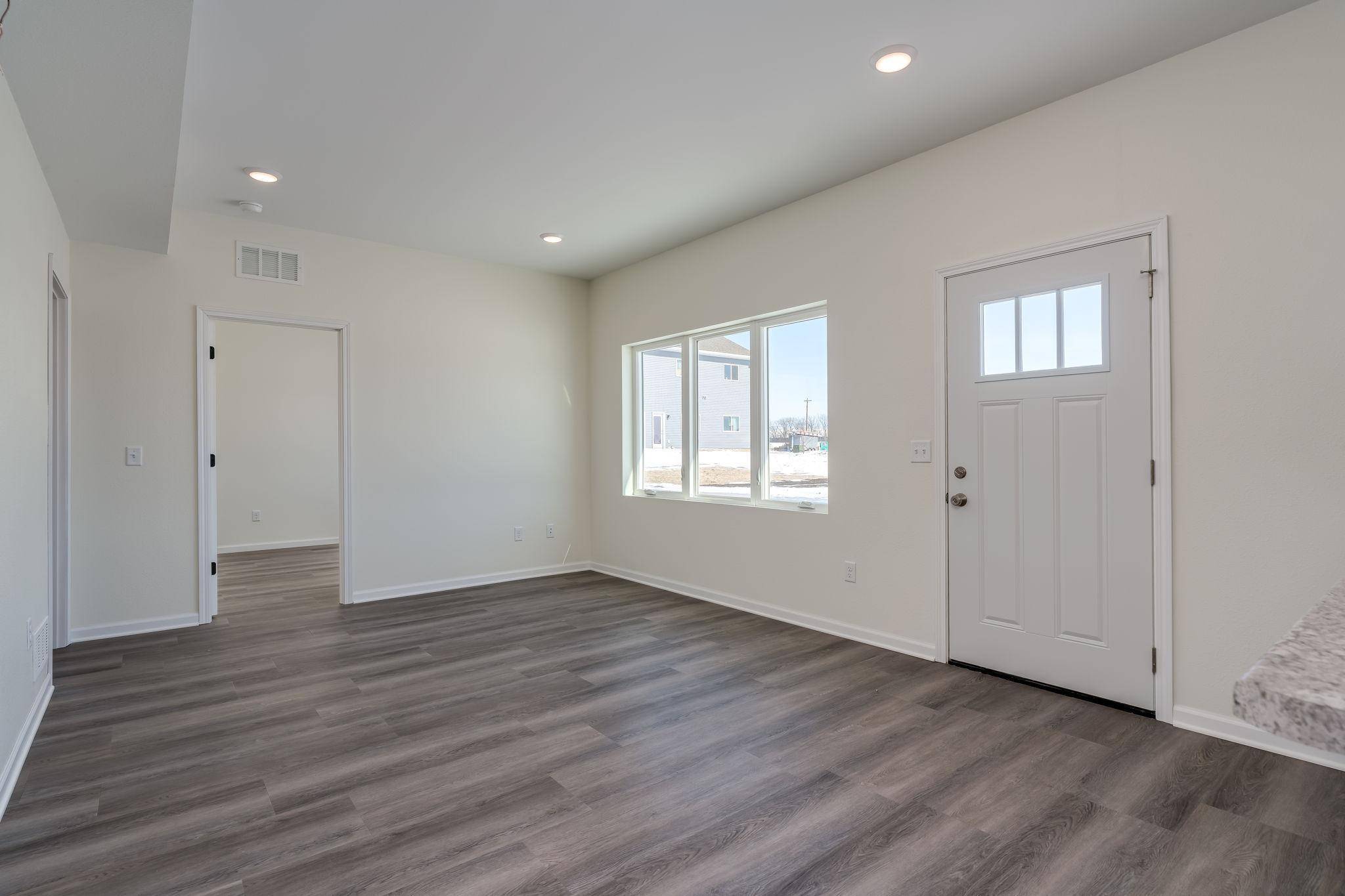 3122 Noble DR, Mankato, MN 56001