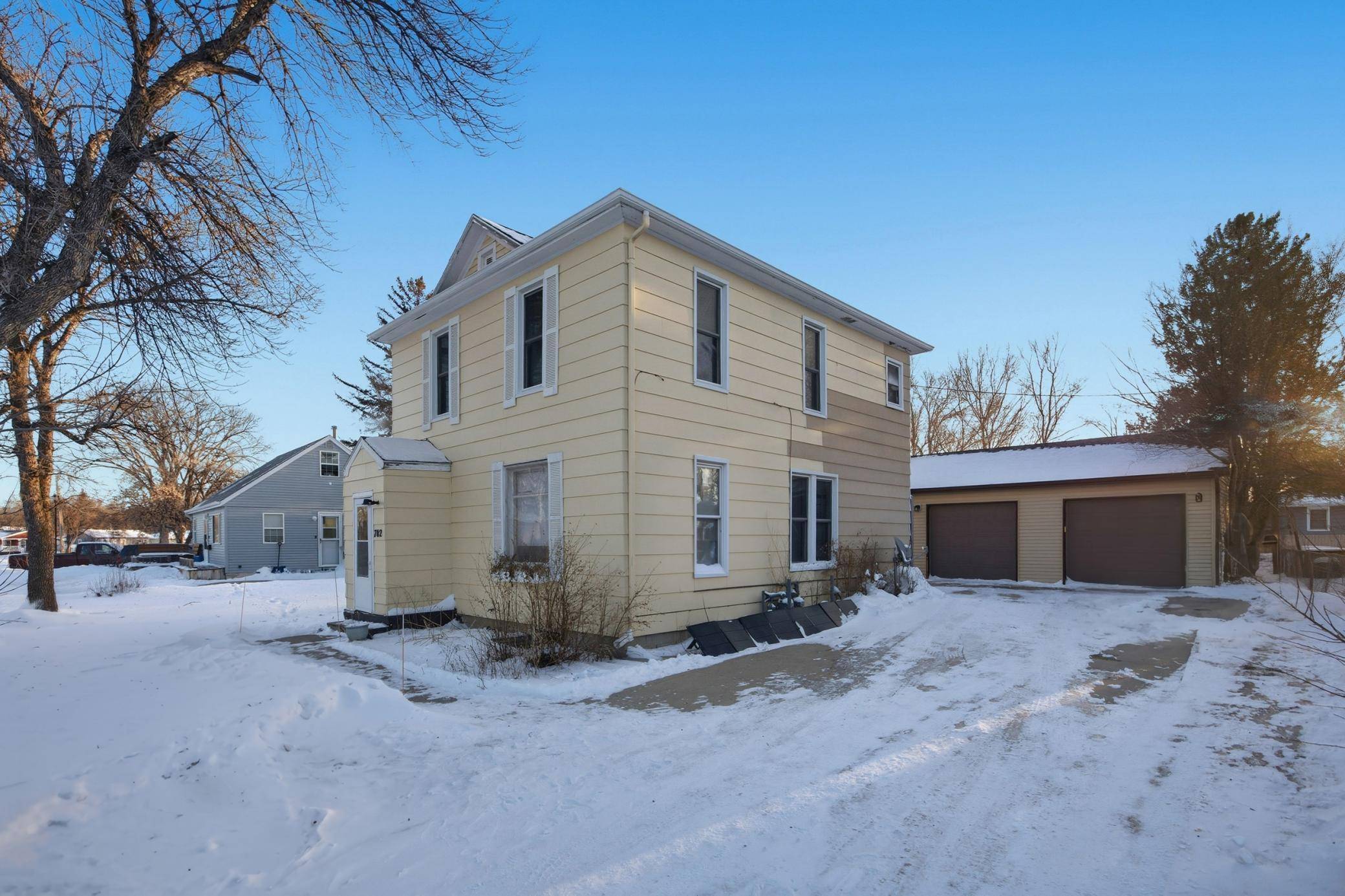 702 21st ST S, Fargo, ND 58103