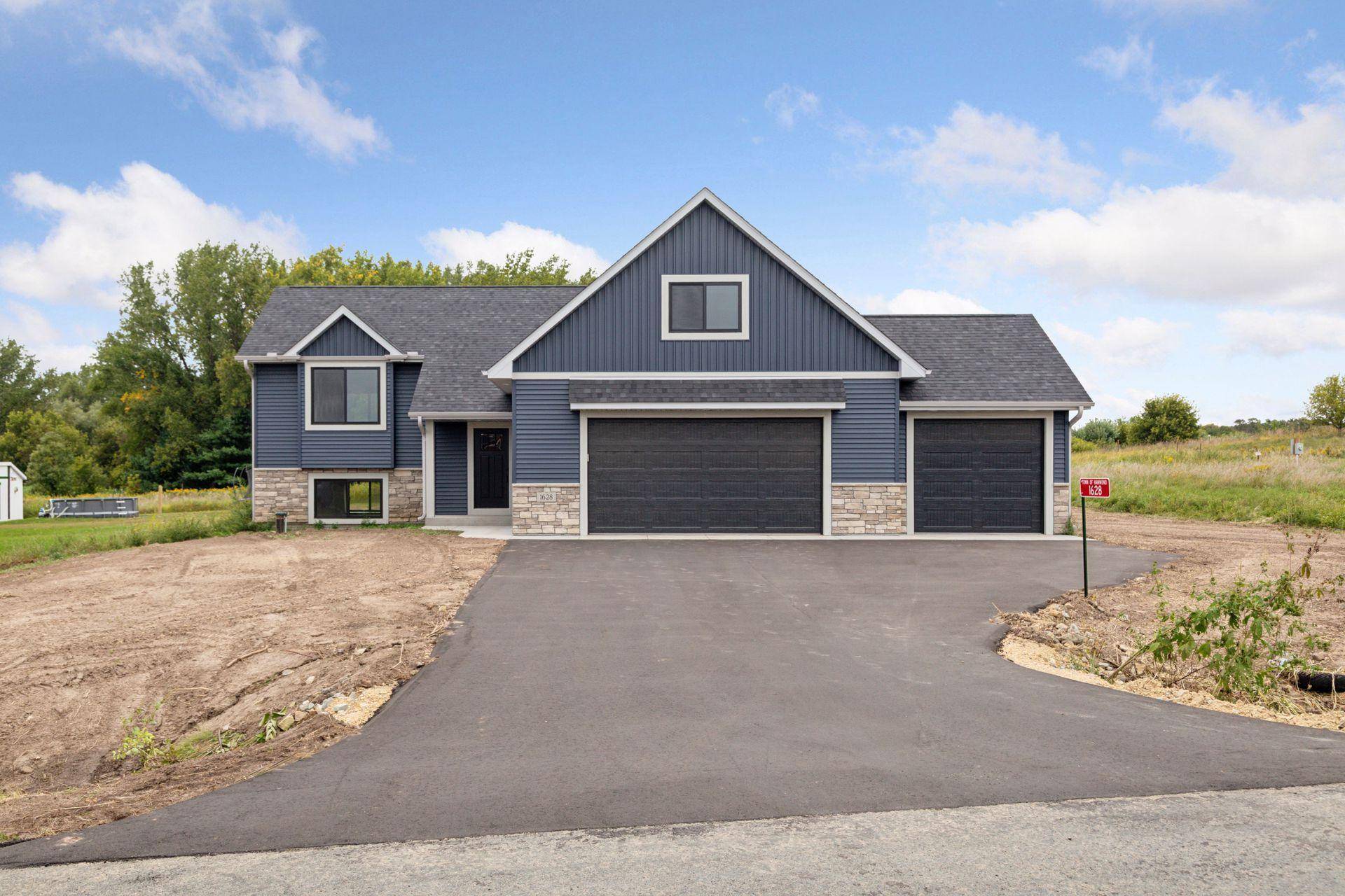 1633 72nd AVE, Hammond, WI 54015