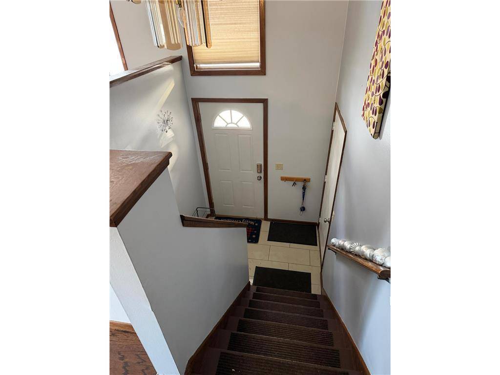 301 Aster DR, Northfield, MN 55057