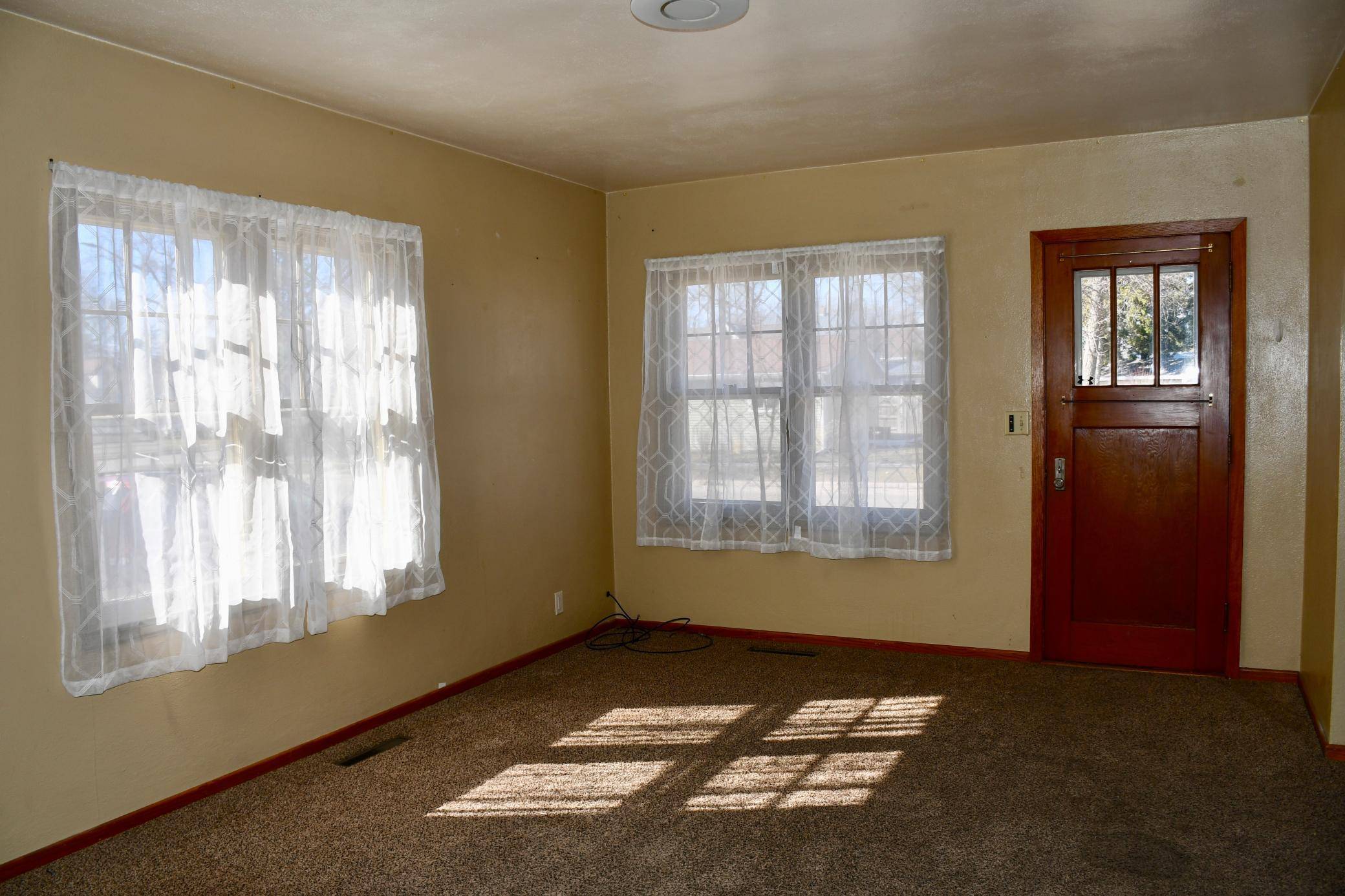 216 6th ST W, Thief River Falls, MN 56701