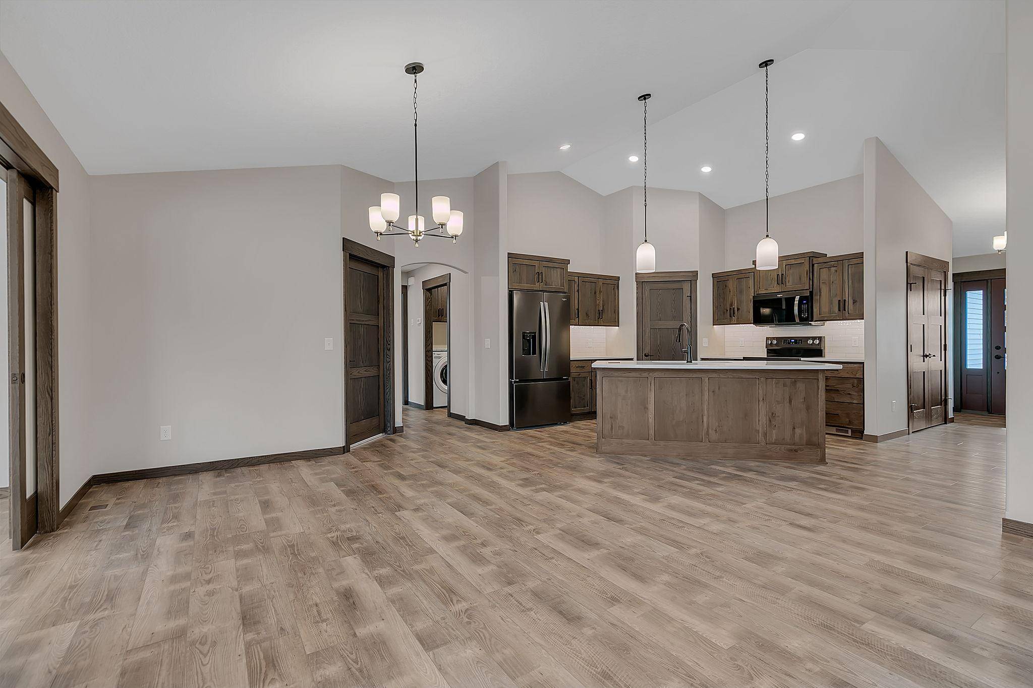 611 Brookwood LN, Saint Cloud, MN 56303