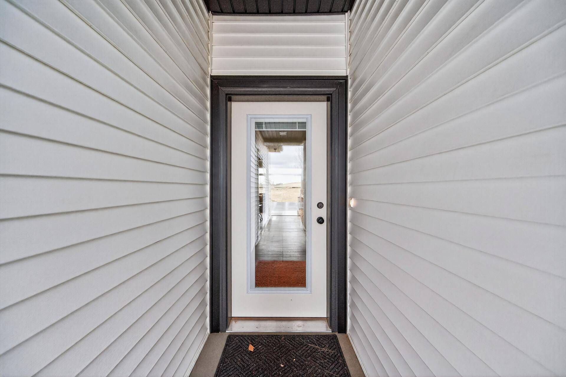 1201 Honeysuckle LN, Cambridge, MN 55008
