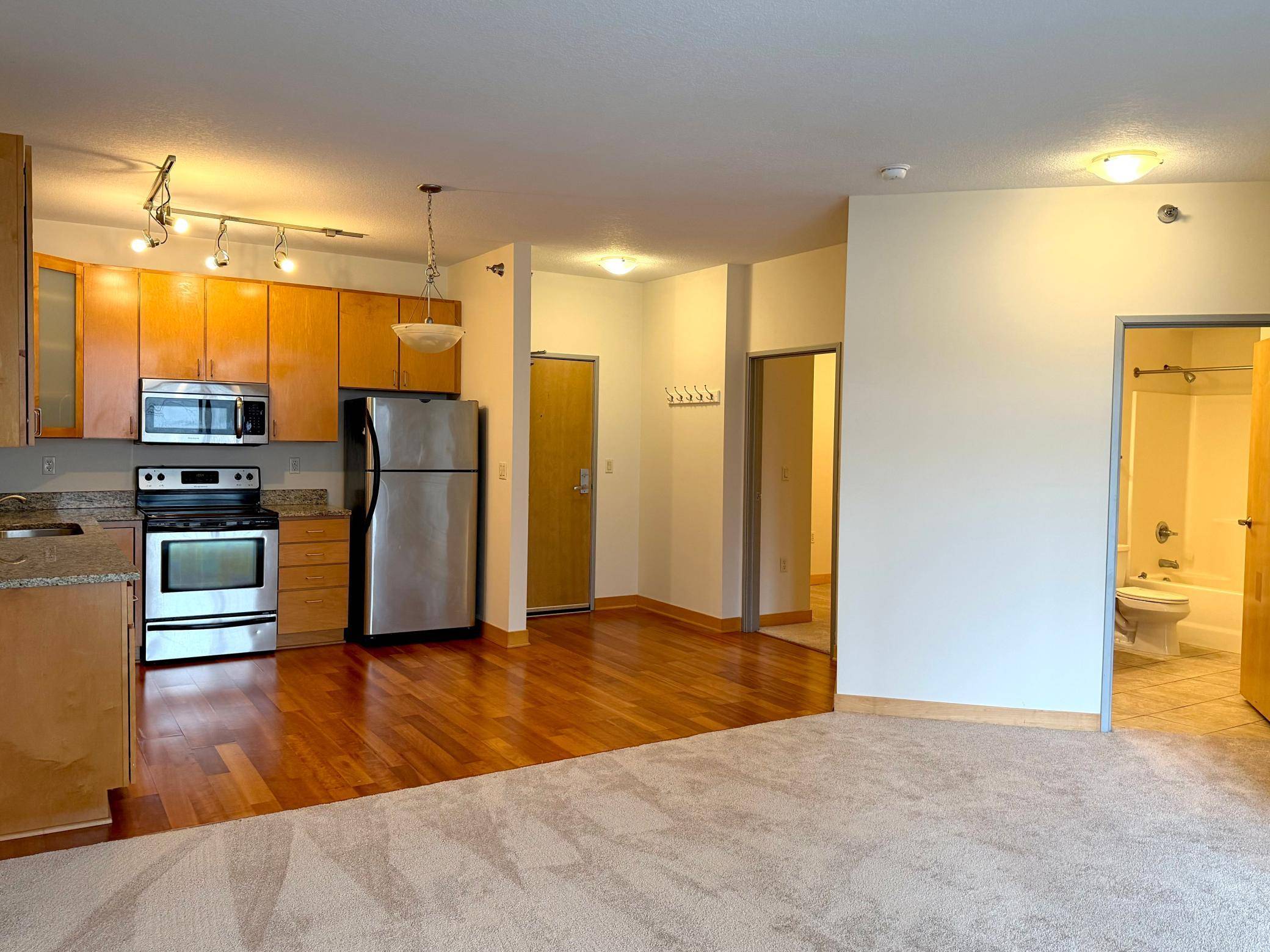 2600 University AVE SE #106, Minneapolis, MN 55414