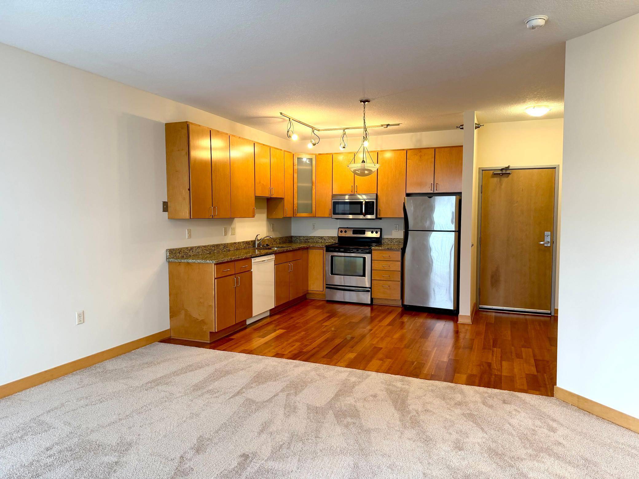 2600 University AVE SE #106, Minneapolis, MN 55414