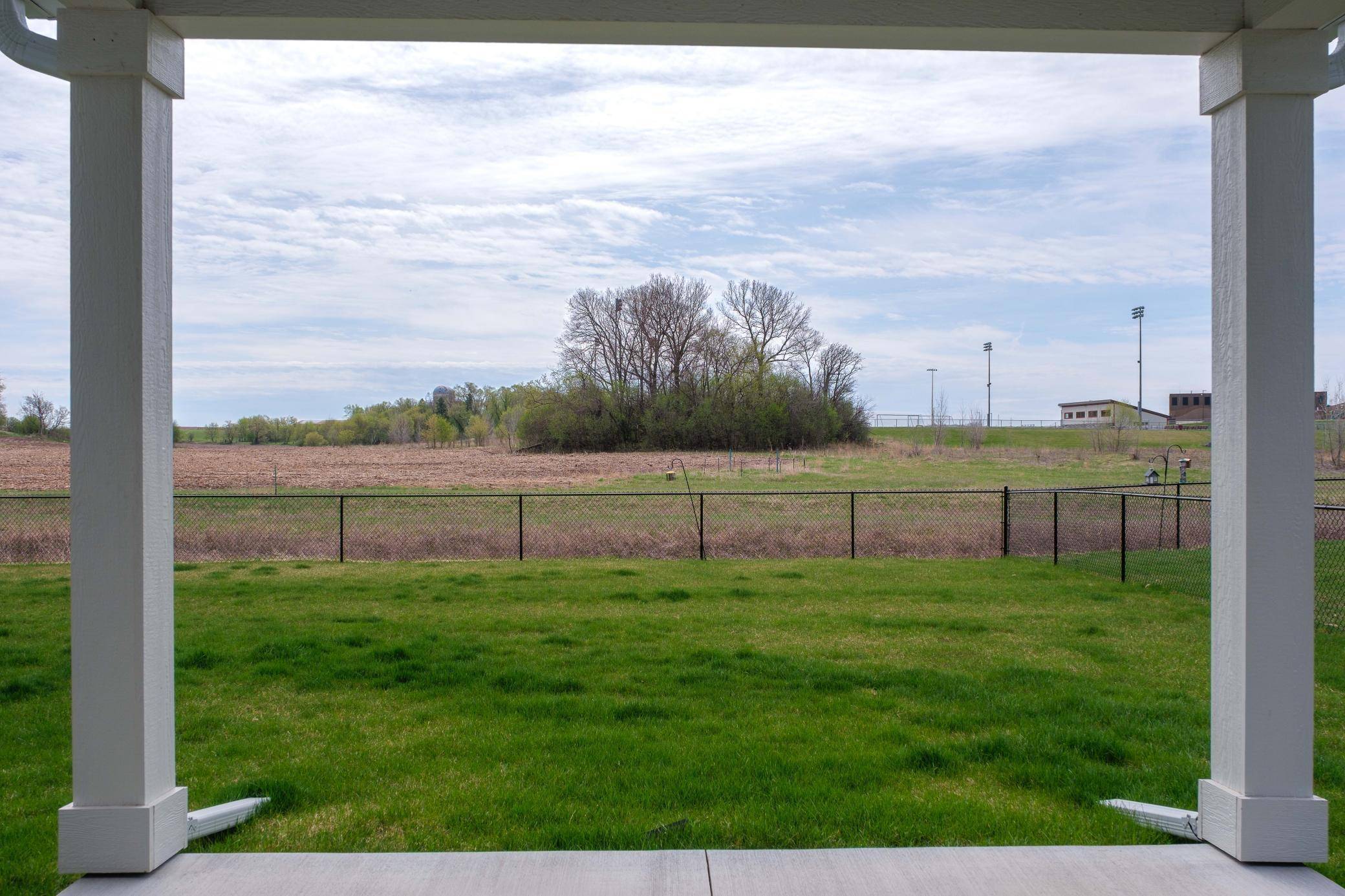 2415 Elk Run DR SE, Pine Island, MN 55963