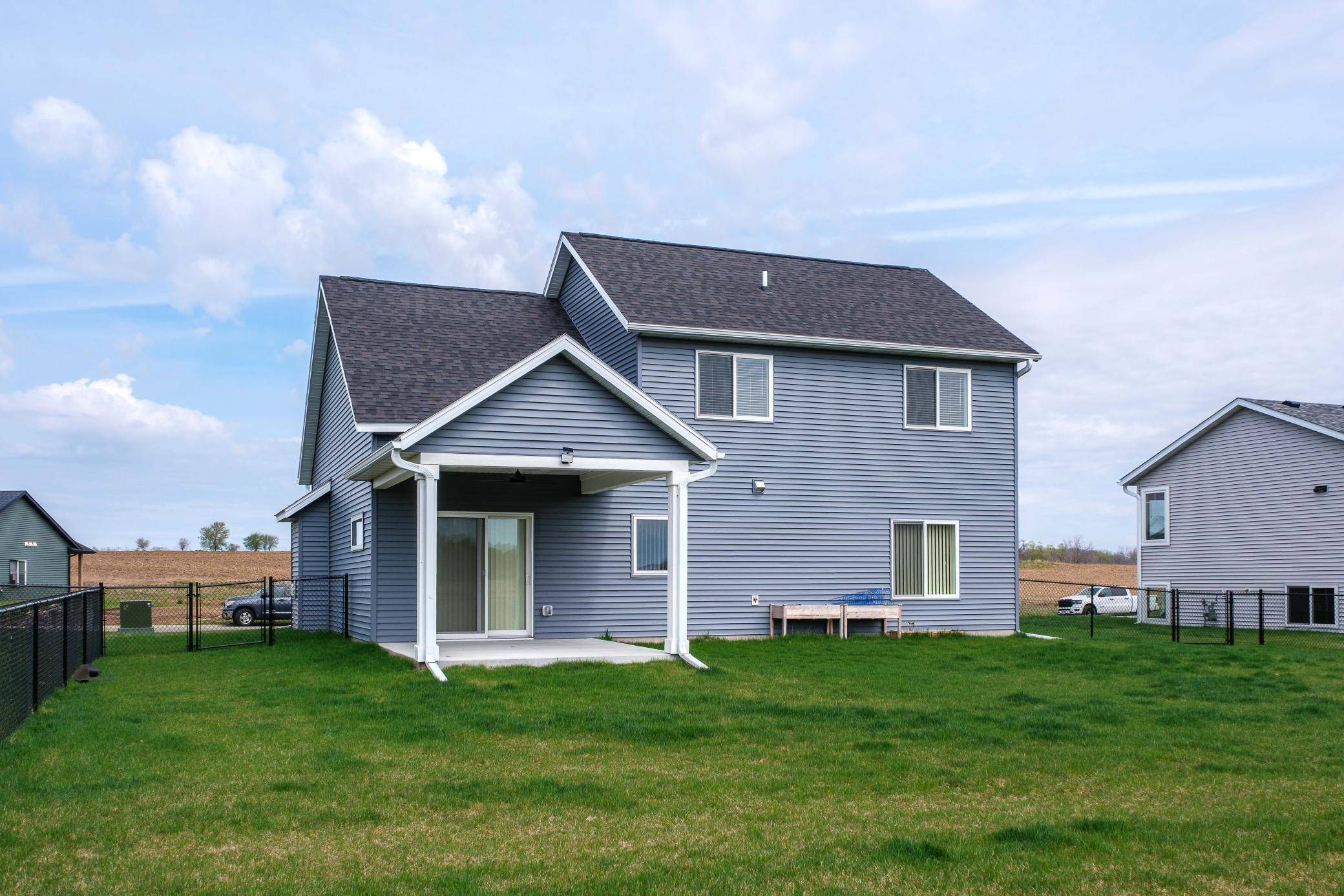 2415 Elk Run DR SE, Pine Island, MN 55963