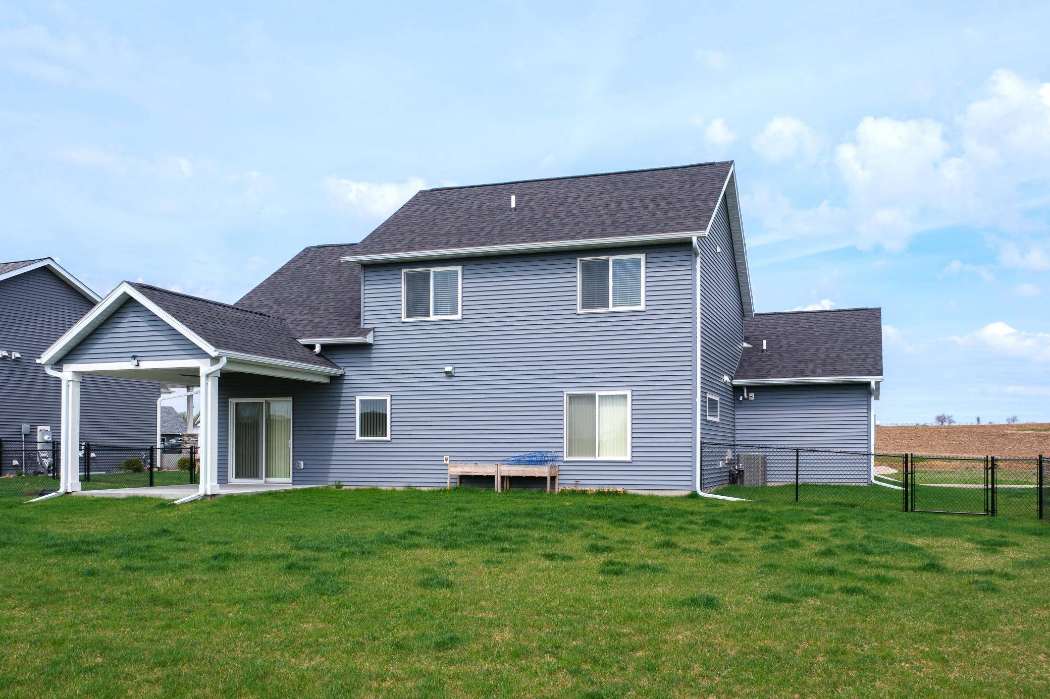 2415 Elk Run DR SE, Pine Island, MN 55963