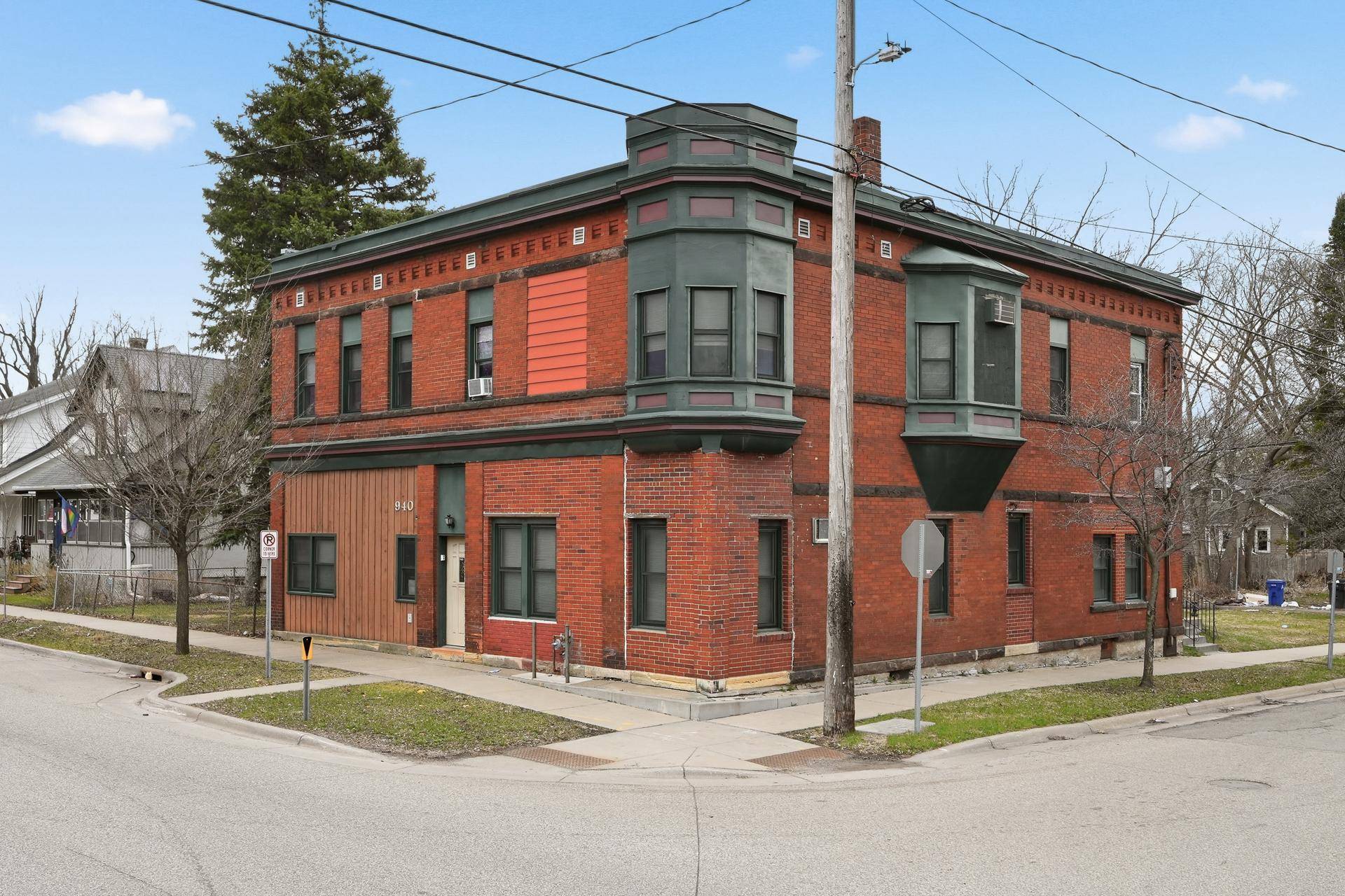 940 3rd ST E, Saint Paul, MN 55106