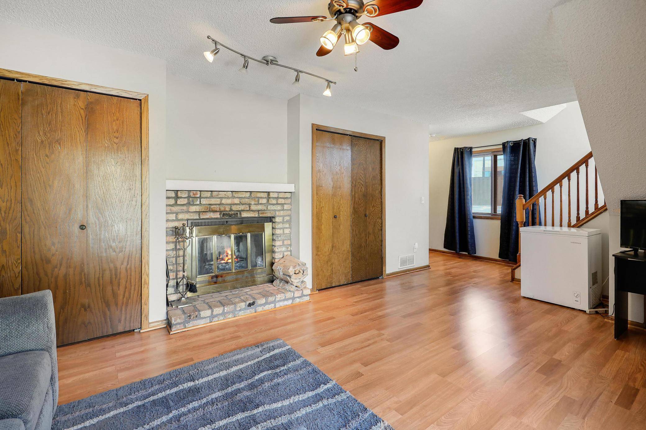 8525 Maplebrook Pkwy N, Brooklyn Park, MN 55445