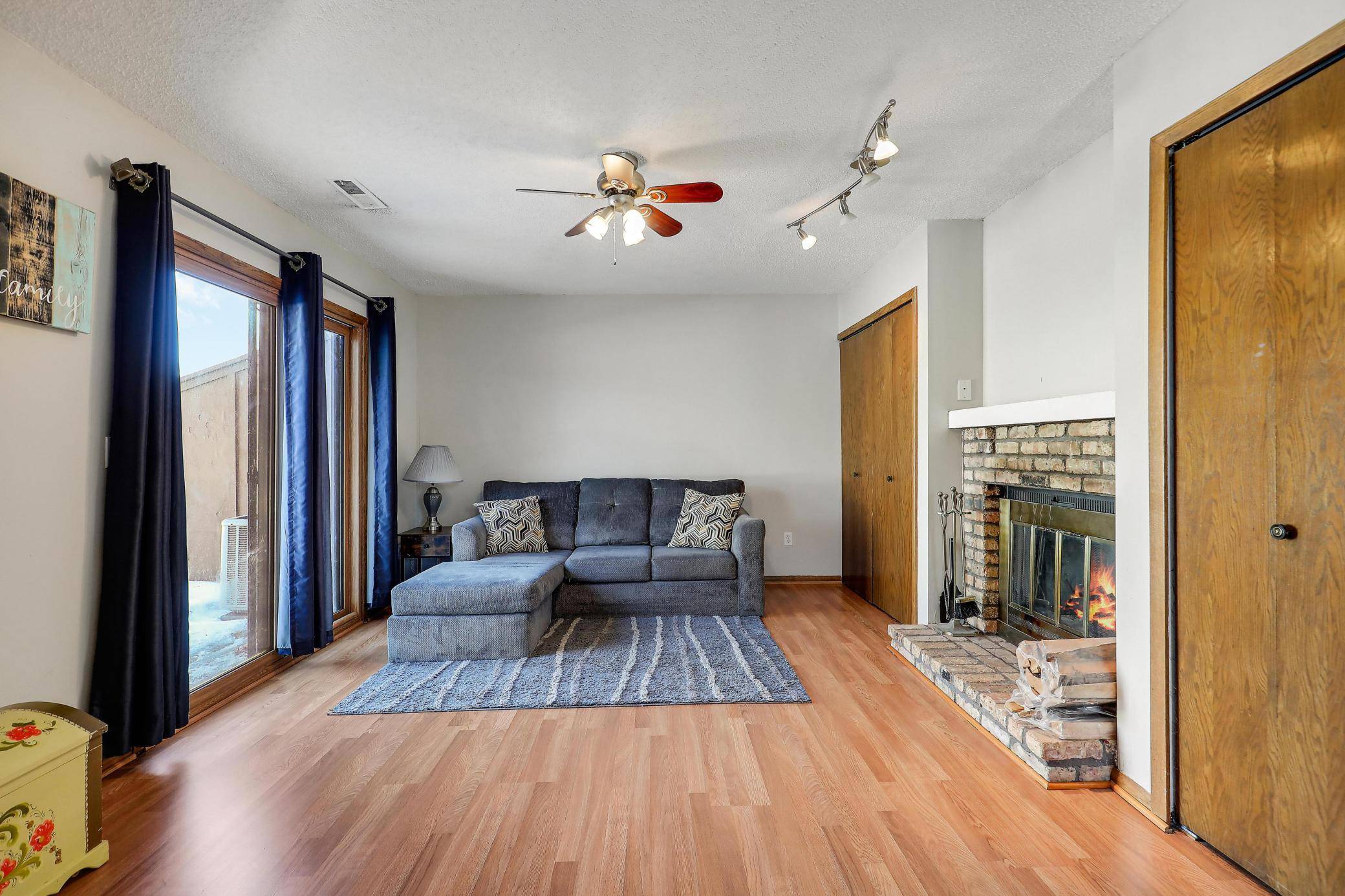 8525 Maplebrook Pkwy N, Brooklyn Park, MN 55445