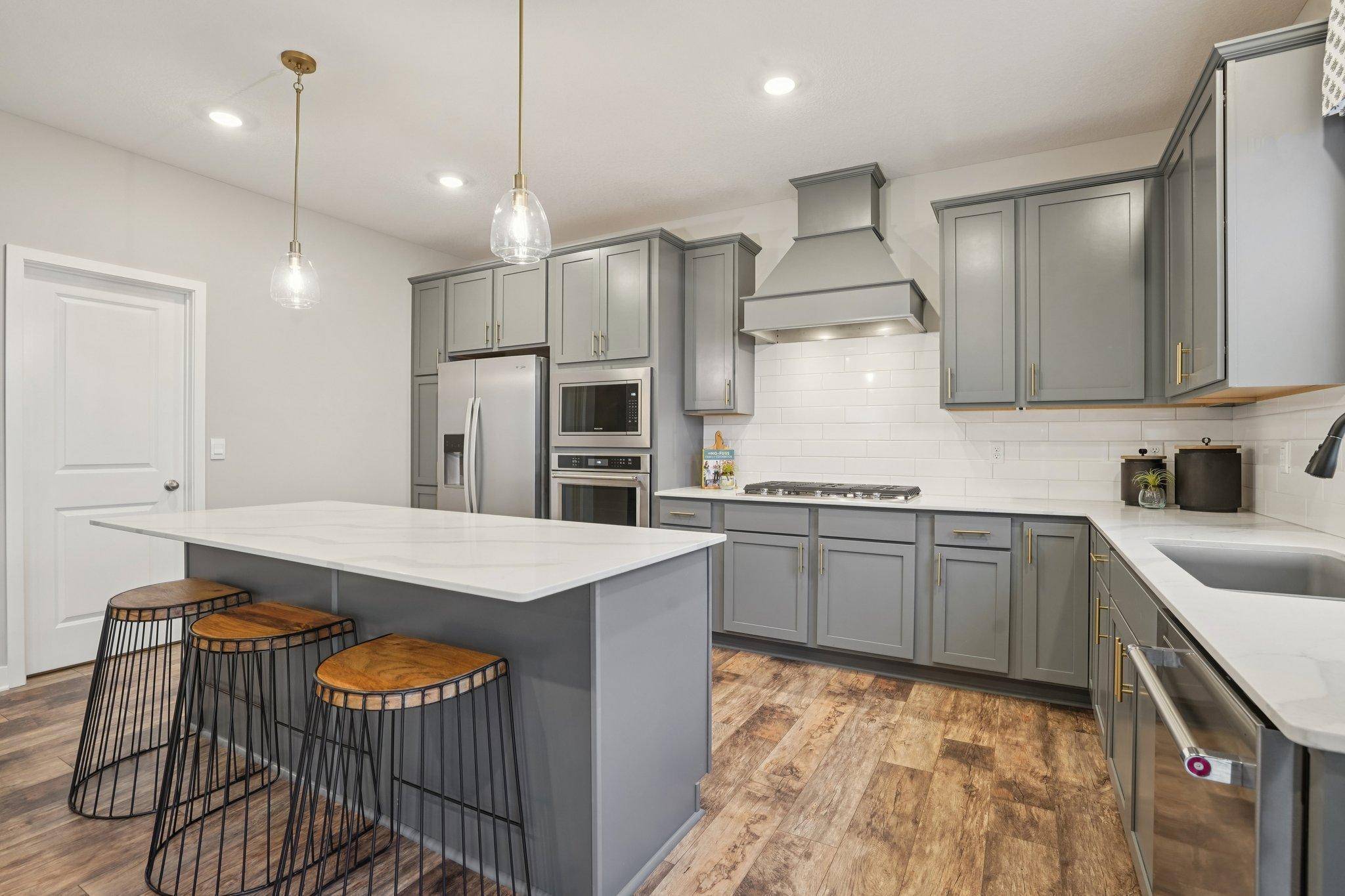 1896 Marsh View TER, Shakopee, MN 55379