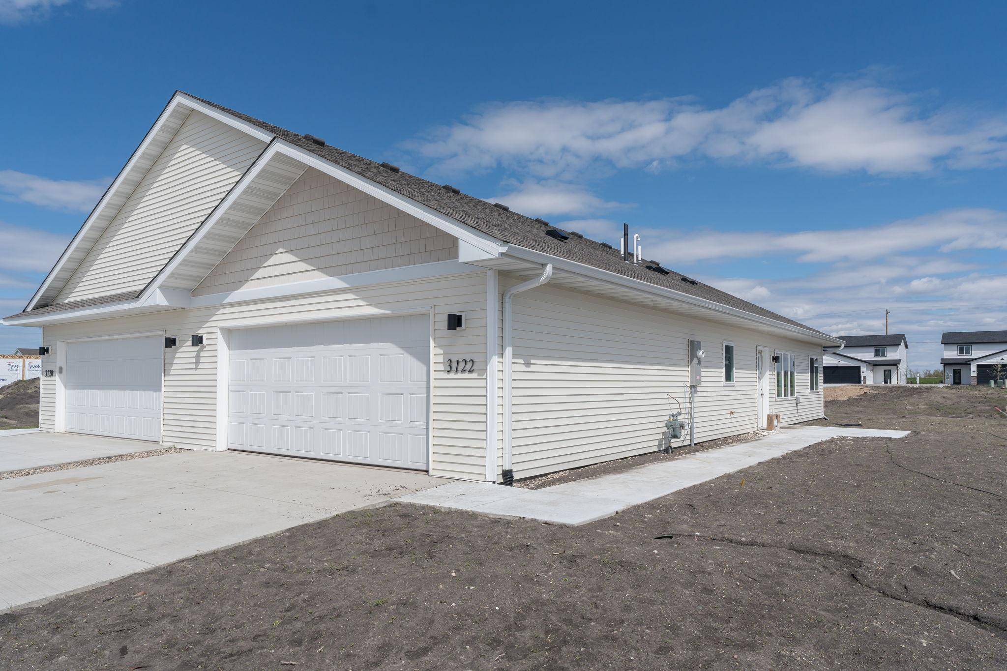 3120 & 3122 Noble DR, Mankato, MN 56001