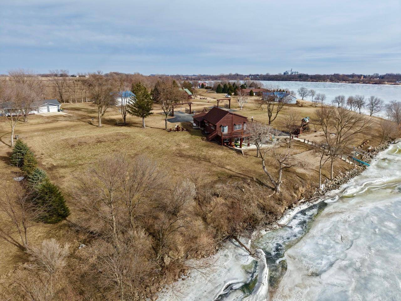 11 Lime Lake DR, Avoca, MN 56114