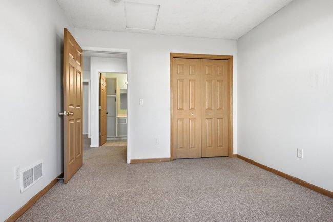 300 Cedar ST #15, Baldwin, WI 54002