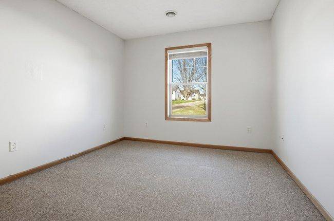 300 Cedar ST #15, Baldwin, WI 54002