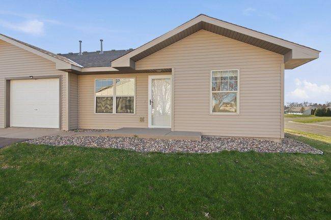 300 Cedar ST #15, Baldwin, WI 54002