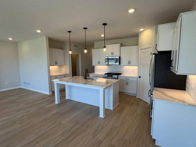 6180 157th ST N, Hugo, MN 55038
