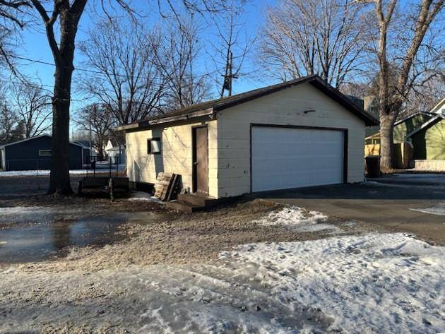 305 S 8th ST, Montevideo, MN 56265