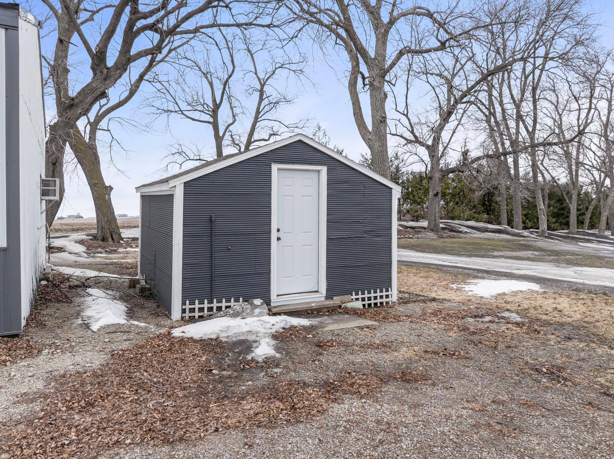 23371 650th AVE, Alden, MN 56009