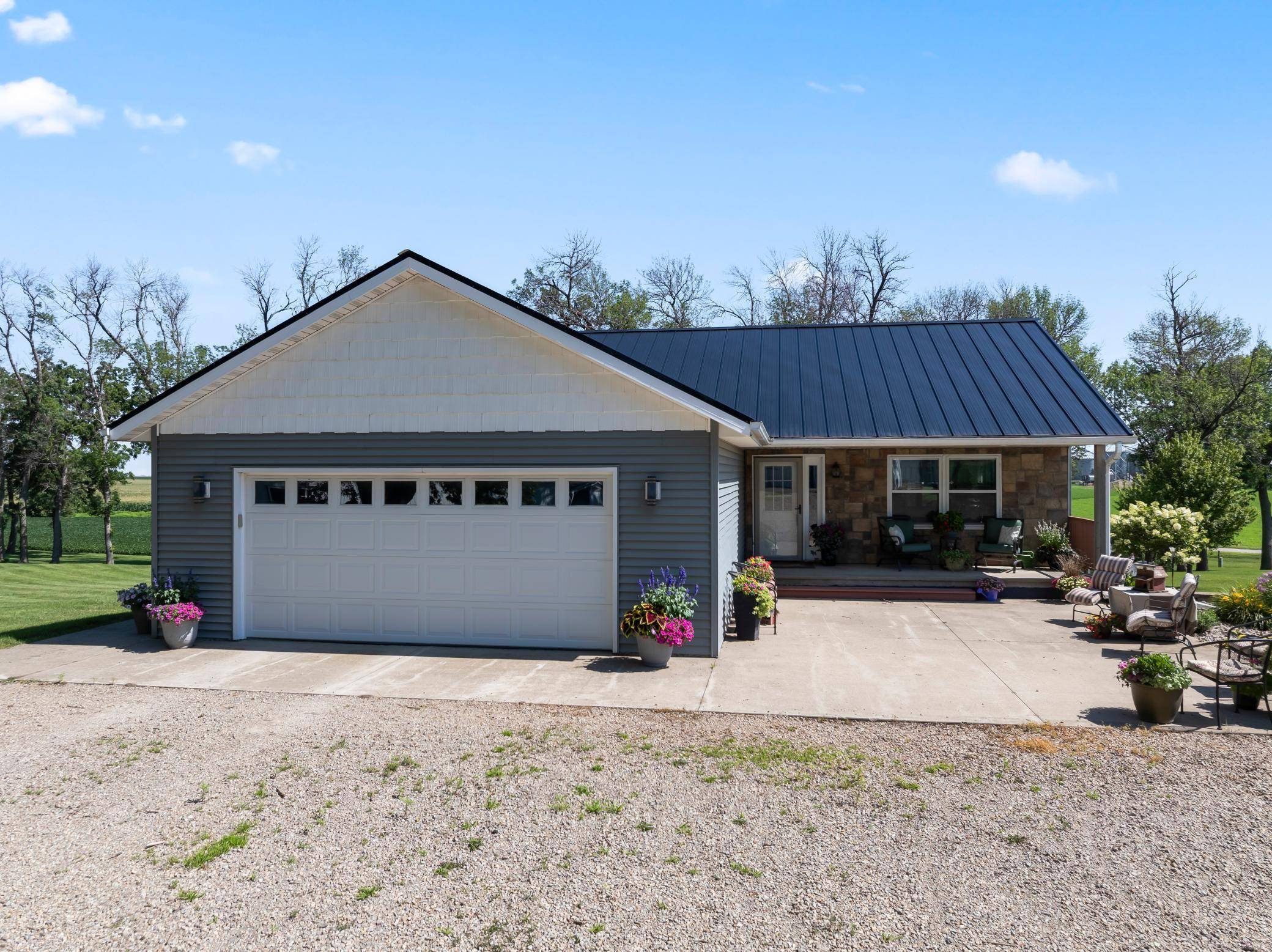 23371 650th AVE, Alden, MN 56009